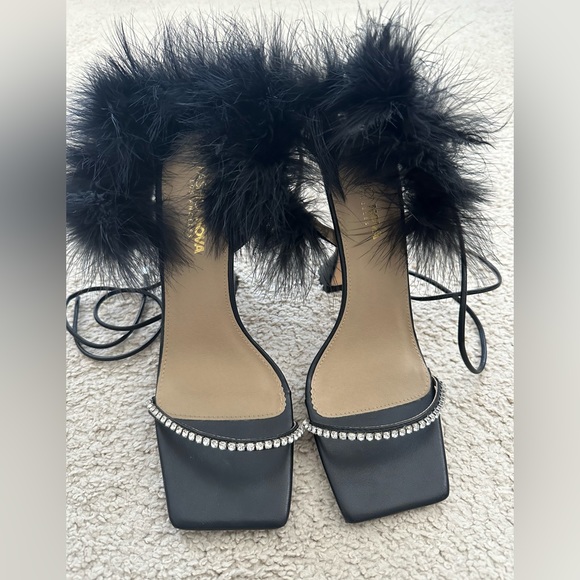 Fashion Nova Just Strutting Through Feather Heel Sandals 8.5M NWOT - Picture 8 of 9